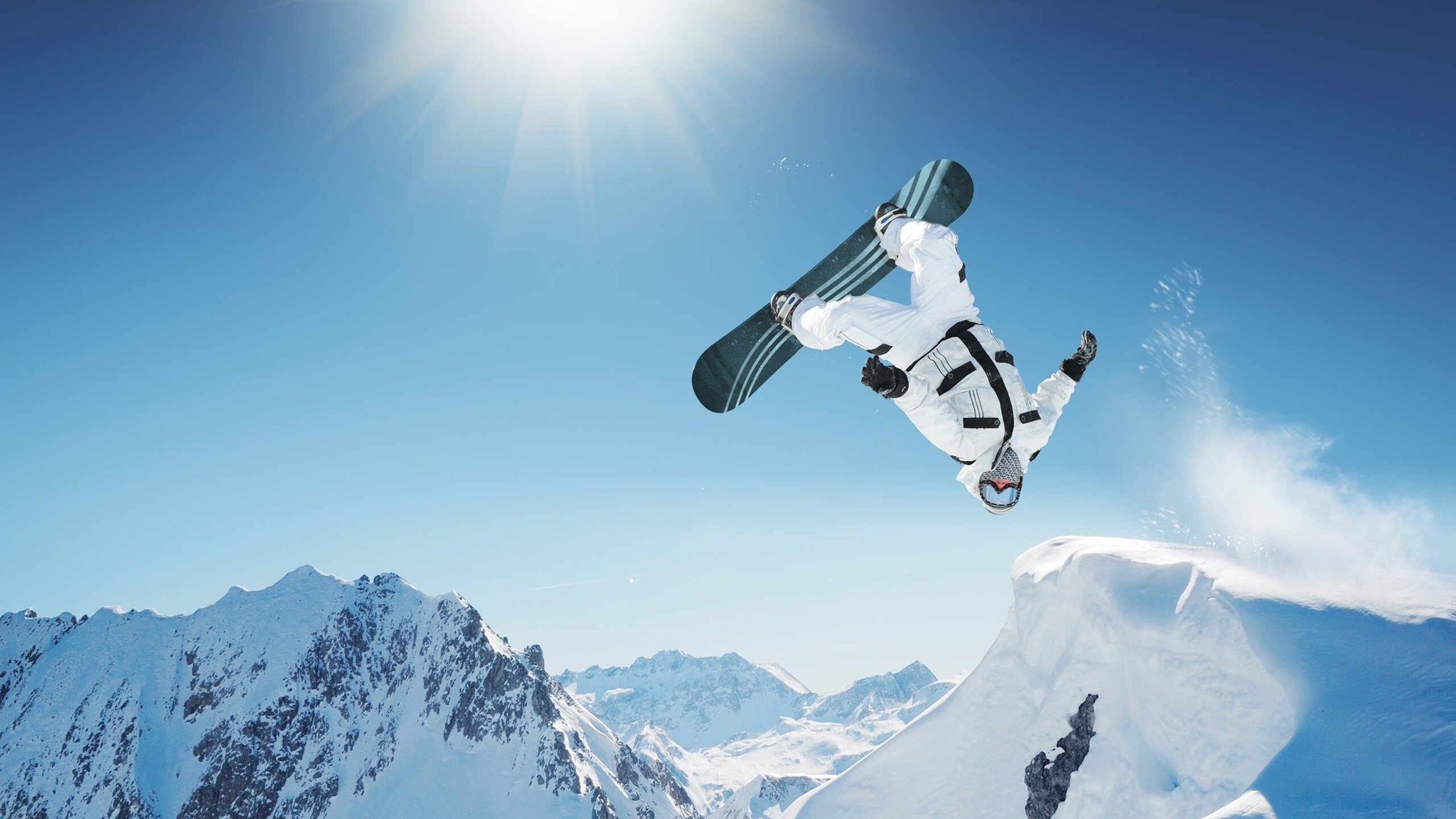 法甲经典战役：高空球争夺中的力量角逐